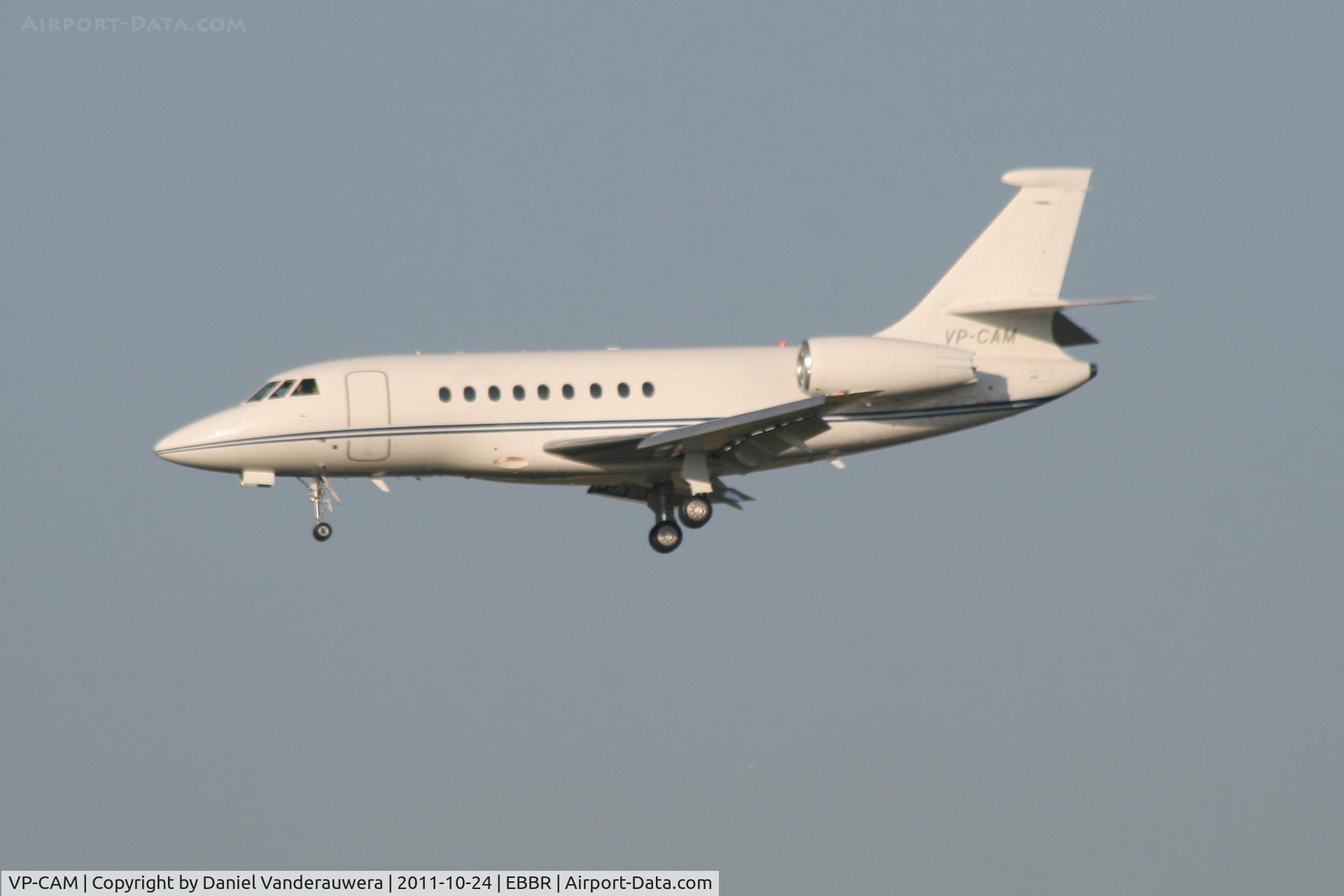 VP-CAM, 2006 Dassault Falcon 2000EX EASy C/N 089, Descending to RWY 20