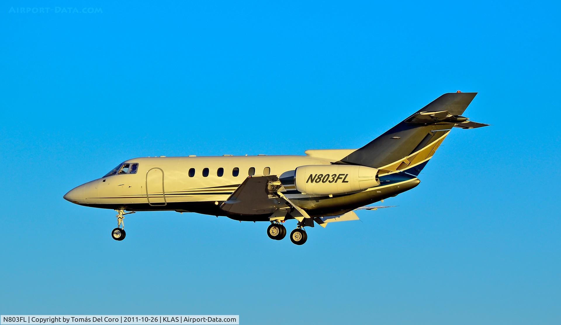 N803FL, 1999 Raytheon Hawker 800XP C/N 258455, N803FL 1999 Raytheon HAWKER 800XP C/N 258455

Las Vegas - McCarran International (LAS / KLAS)
USA - Nevada, October 26, 2011
Photo: Tomás Del Coro
