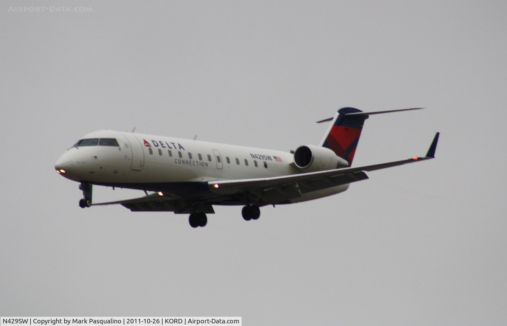 N429SW, 2001 Bombardier CRJ-200LR (CL-600-2B19) C/N 7518, CL-600-2B19