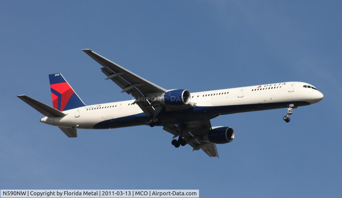 N590NW, 2003 Boeing 757-351 C/N 32990, Delta 757-300