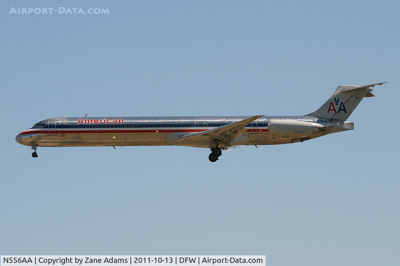 N556AA, 1991 McDonnell Douglas MD-82 (DC-9-82) C/N 53086, American Airlines landing at DFW Airport