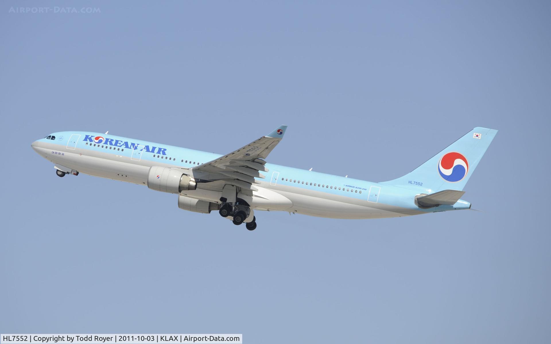HL7552, 1999 Airbus A330-223 C/N 258, Departing LAX