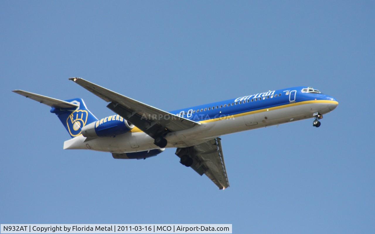 N932AT, 2000 Boeing 717-200 C/N 55073, Milwaukee Brewers