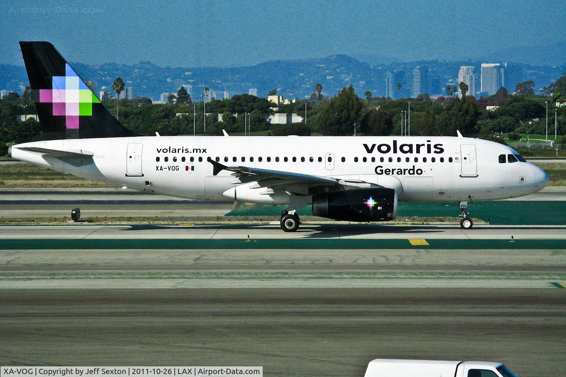 XA-VOG, 2007 Airbus A319-133 C/N 3175, Taxiing at LAX