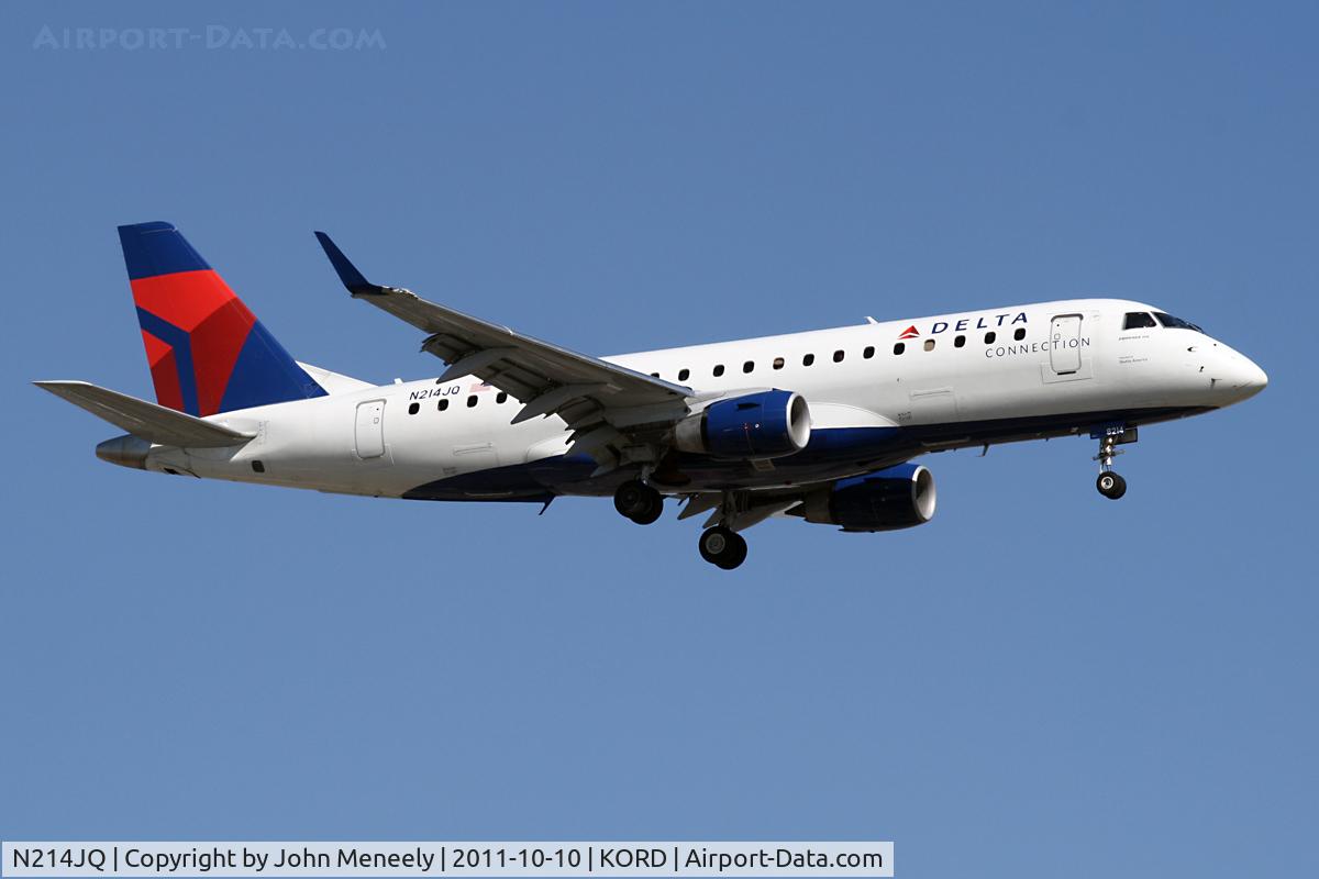 N214JQ, 2009 Embraer 175LR (ERJ-170-200LR) C/N 17000267, Short final for 14R