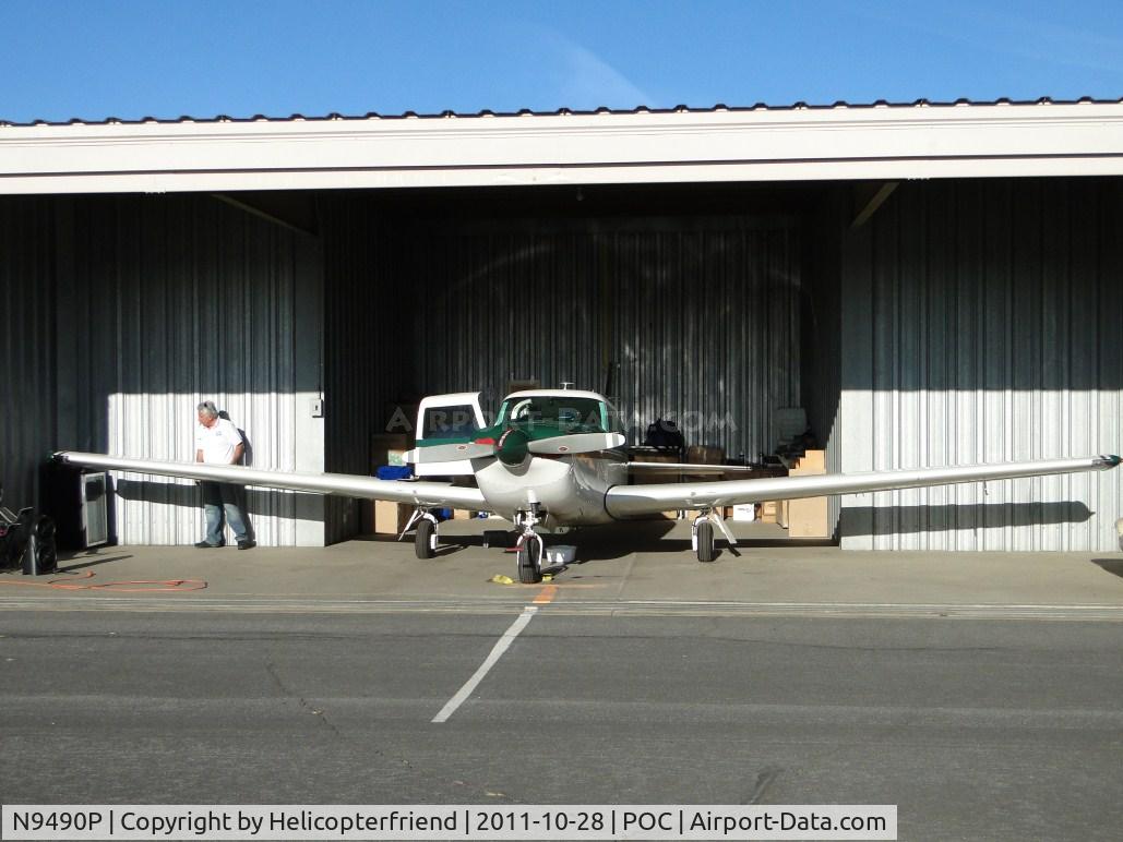 N9490P, 1971 Piper PA-24-260 C/N 24-5007, Preparing to move ship out of hanger