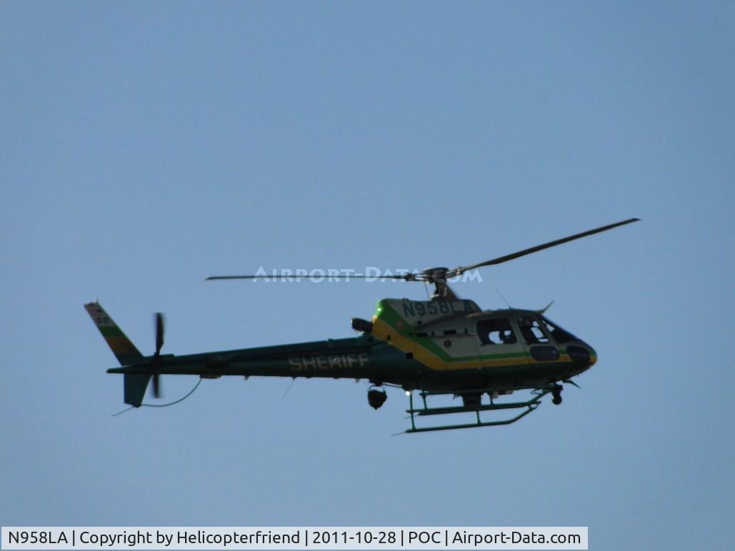 N958LA, 2010 Eurocopter AS-350B-2 Ecureuil Ecureuil C/N 7085, Slowing down to turn into LA County Air Ops helipad area