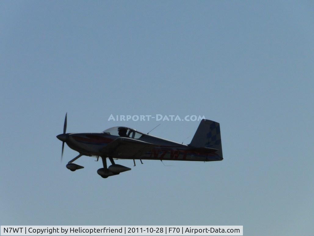 N7WT, 2005 Vans RV-7A C/N 70917, Taking off from runway 36
