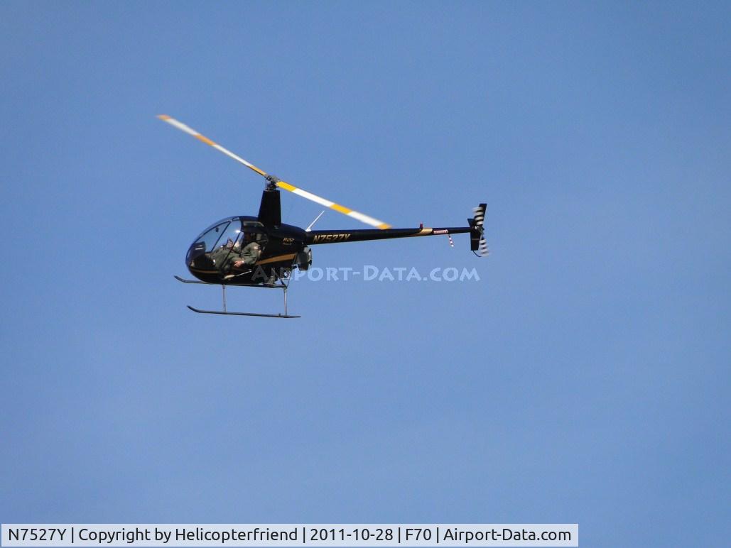 N7527Y, 2004 Robinson R22 Beta C/N 3593, Turning from the westside of the airport