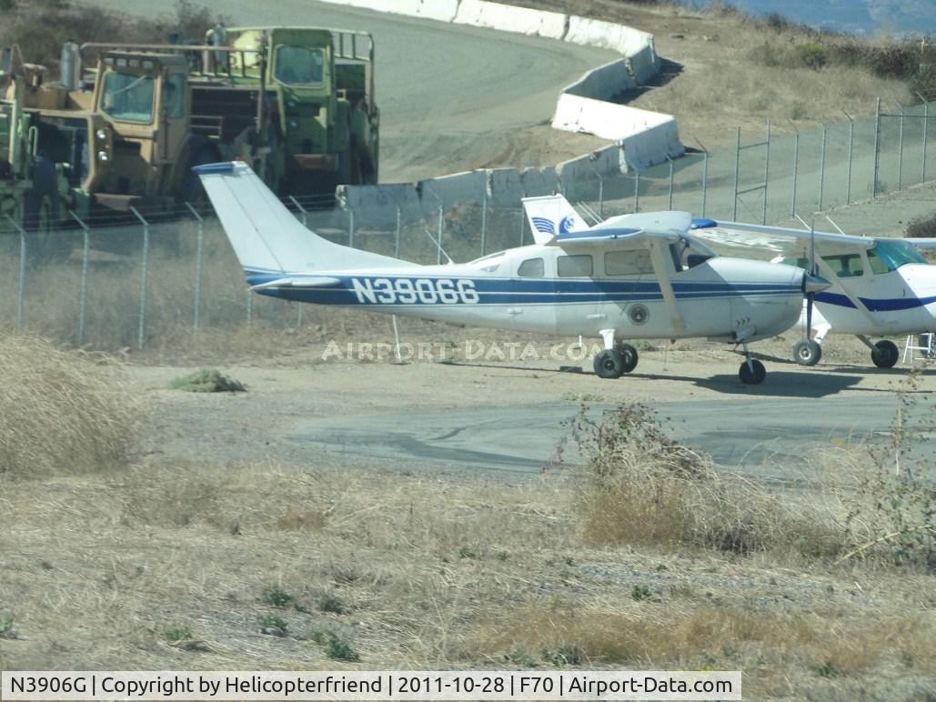 N3906G, 1967 Cessna U206B Super Skywagon C/N U206-0906, Parked off the pavement