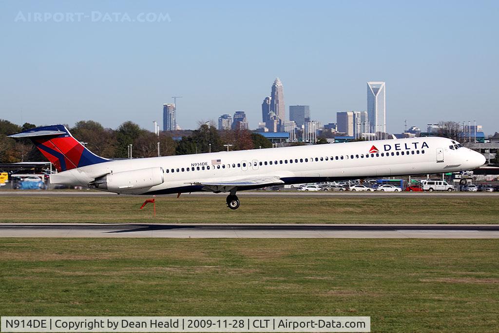N914DE, 1993 McDonnell Douglas MD-88 C/N 49957, Delta Air Lines N914DE (FLT DAL1730) from Hartsfield-Jackson Atlanta Int'l (KATL) landing RWY 18C.