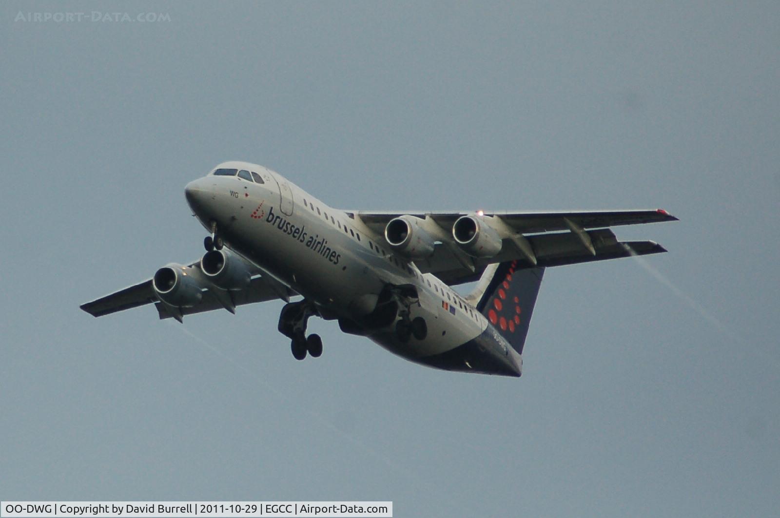 OO-DWG, 1998 British Aerospace Avro 146-RJ100 C/N E3336, Brussels Airlines British Aerospace RJ100 on approach to Manchester Airport.