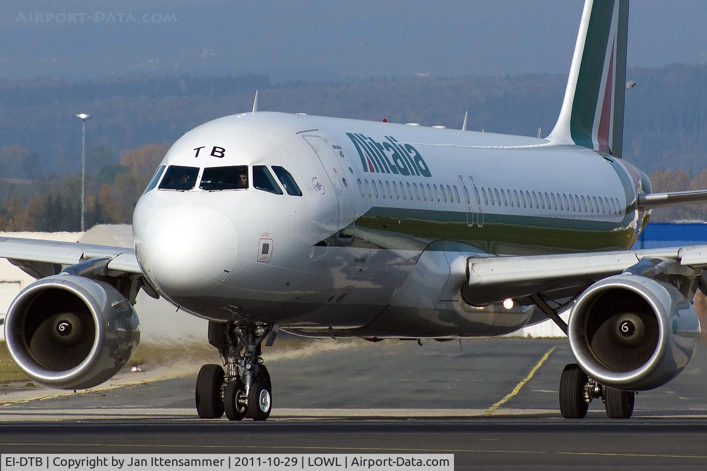 EI-DTB, 2009 Airbus A320-216 C/N 3815, EI-DTB @ LOWL