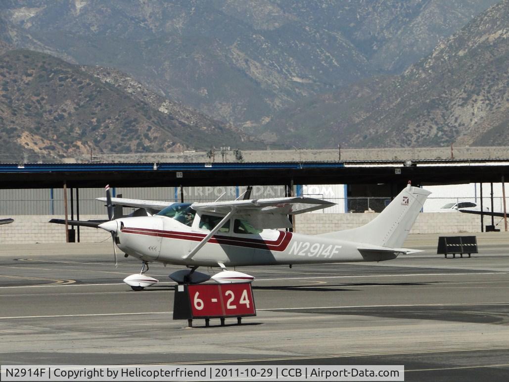 N2914F, 1965 Cessna 182J Skylane C/N 18257014, Landed on runway 24 and is rolling out