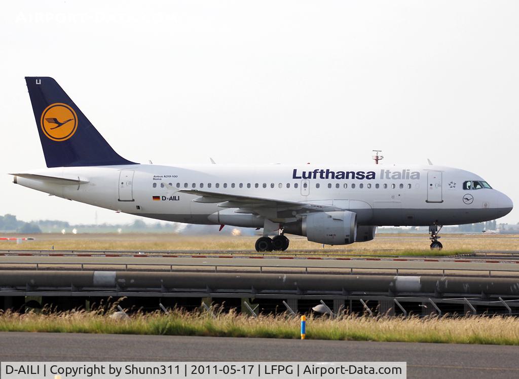 D-AILI, 1997 Airbus A319-114 C/N 651, Taxiing to the Terminal...
