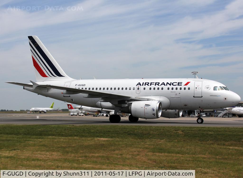 F-GUGD, 2003 Airbus A318-111 C/N 2081, Taxiing to the Terminal... n/c