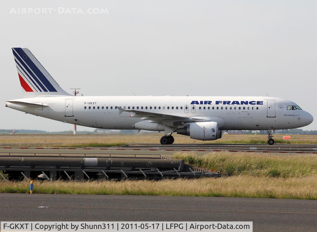 F-GKXT, 2009 Airbus A320-214 C/N 3859, Taxiing to the Terminal...