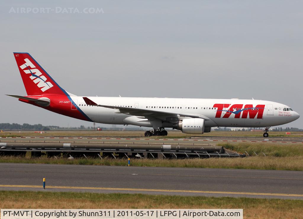 PT-MVT, 2010 Airbus A330-223 C/N 1118, Taxiing to the Terminal...