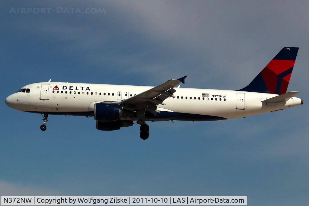 N372NW, 2001 Airbus A320-212 C/N 1633, visitor