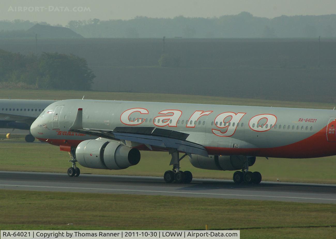 RA-64021, 1993 Tupolev Tu-204C C/N 1450743164021, Aviastar Tu Tupolev TU-204