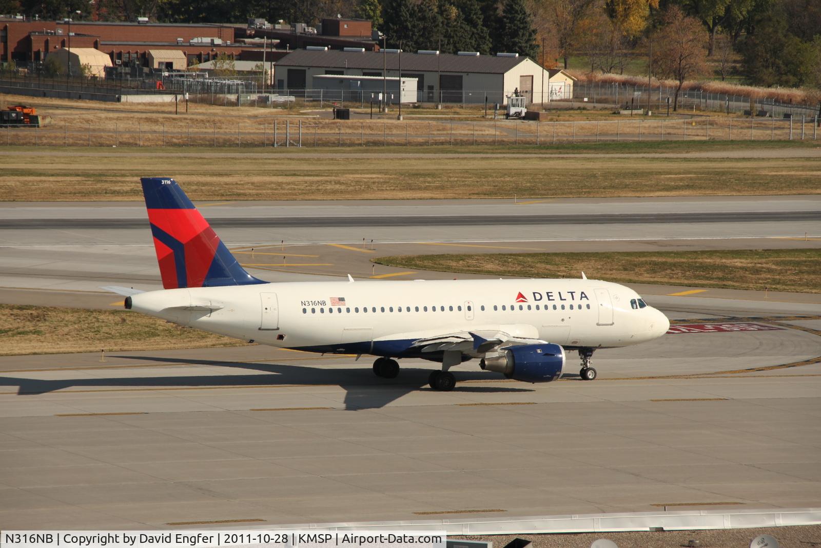 N316NB, 2000 Airbus A319-114 C/N 1249, 30R @ KMSP