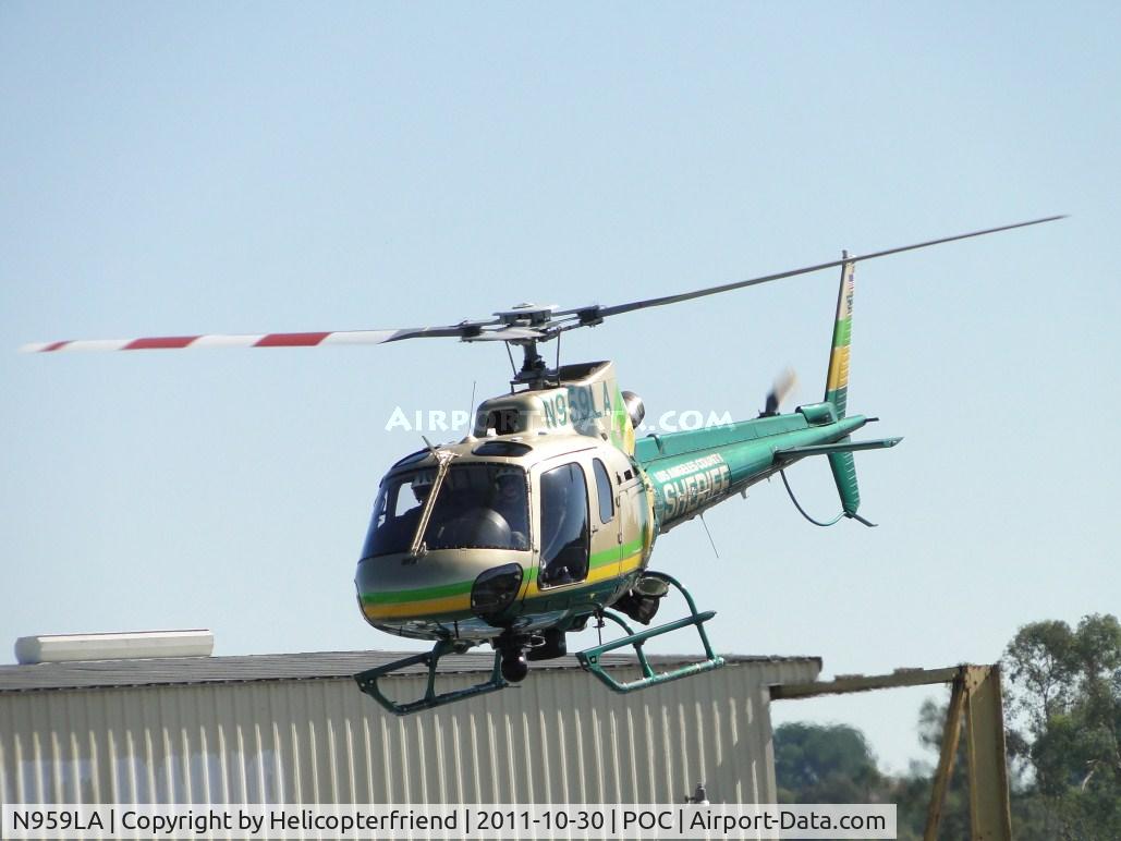 N959LA, Eurocopter AS-350B-2 Ecureuil C/N 7092, Air taxxing towards taxiway Sierra for take off