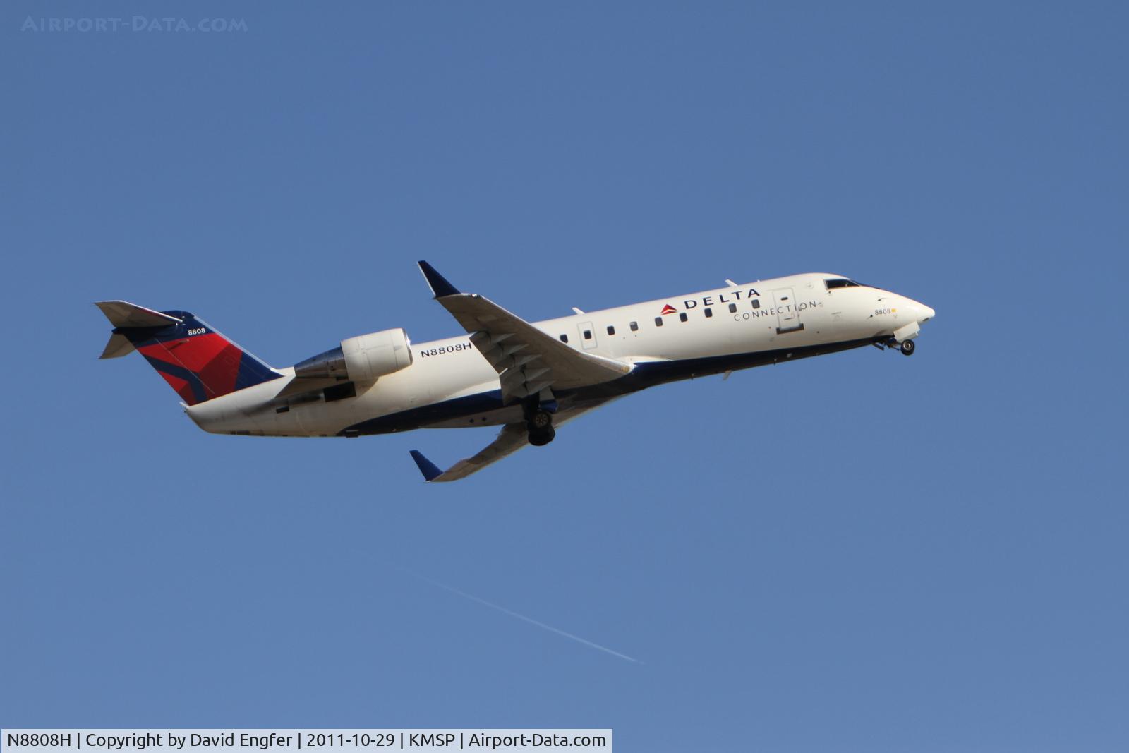 N8808H, 2003 Bombardier CRJ-200 (CL-600-2B19) C/N 7808, 35 @ KMSP