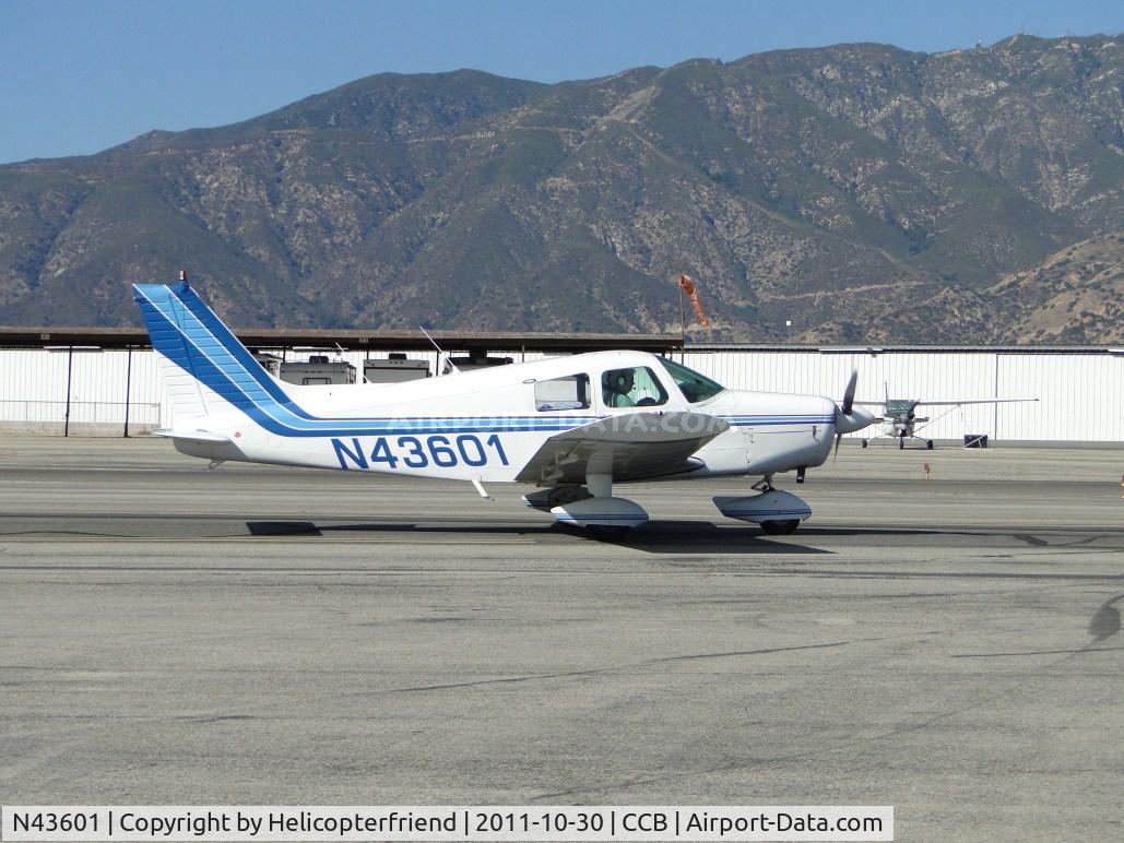 N43601, 1974 Piper PA-28-140 Cruiser C/N 28-7425381, Taxiing for take off