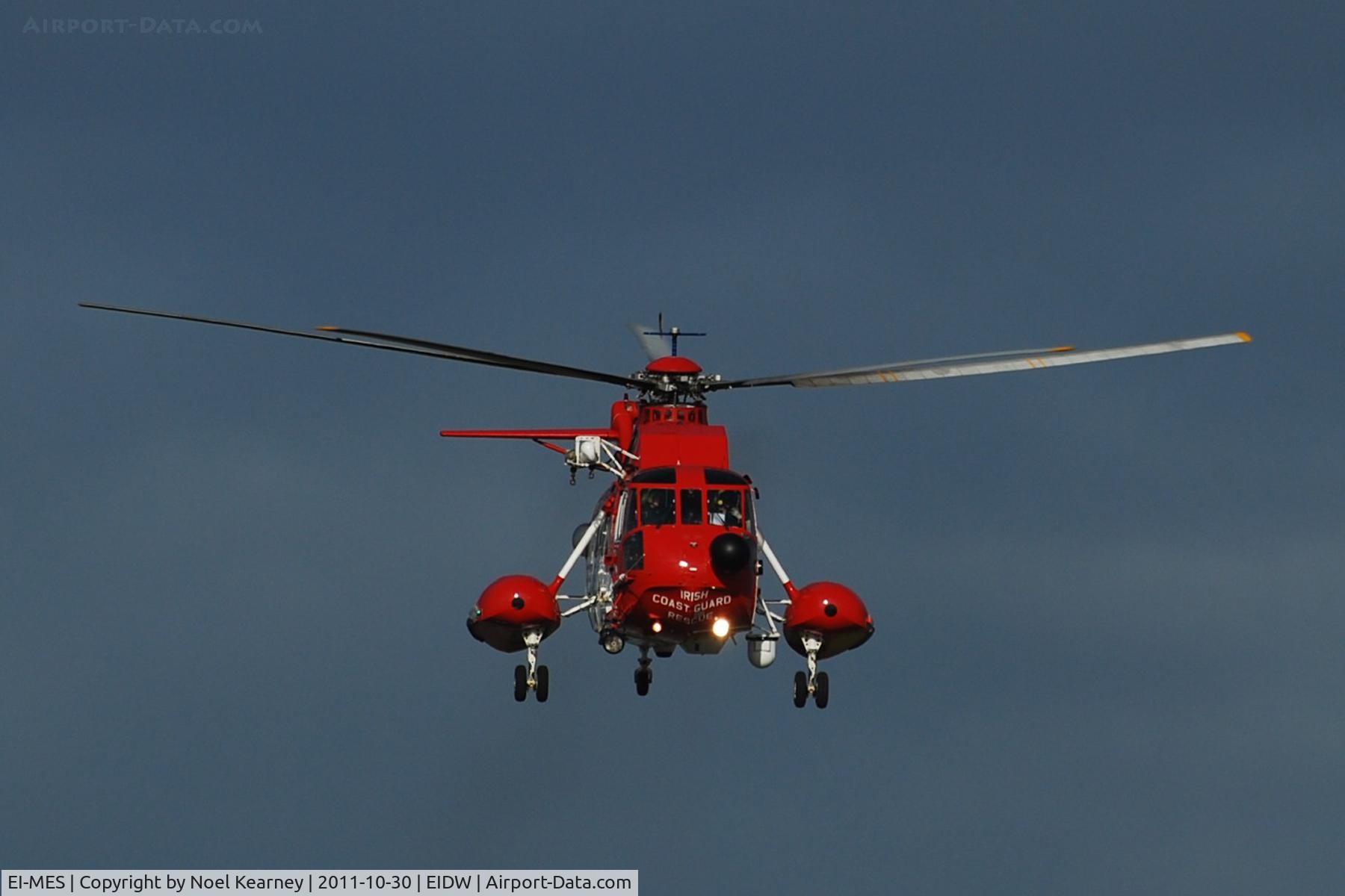 EI-MES, 1977 Sikorsky S-61N C/N 61776, Departing from EIDW on another patrol over Dublin Bay.