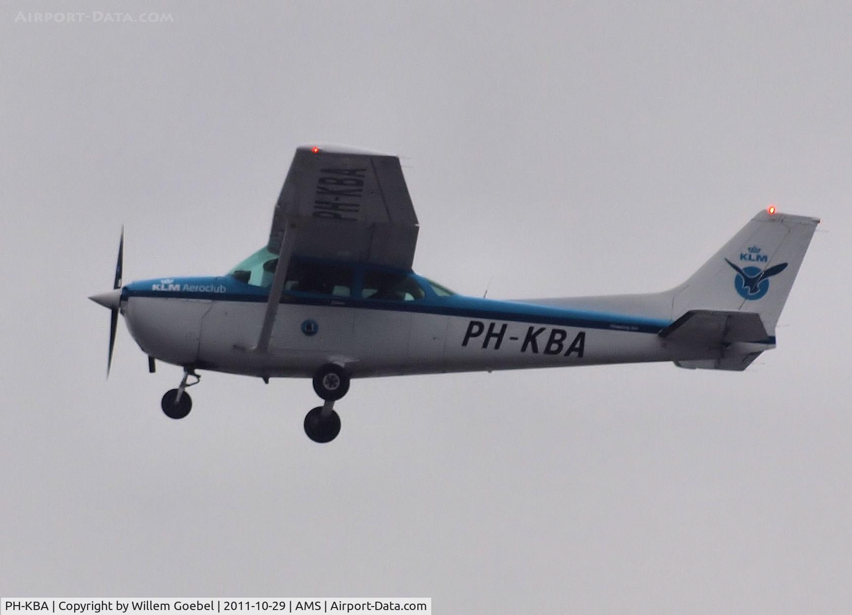 PH-KBA, 1982 Cessna 172P C/N 17275109, Flyover on the promenade of Schiphol Airport