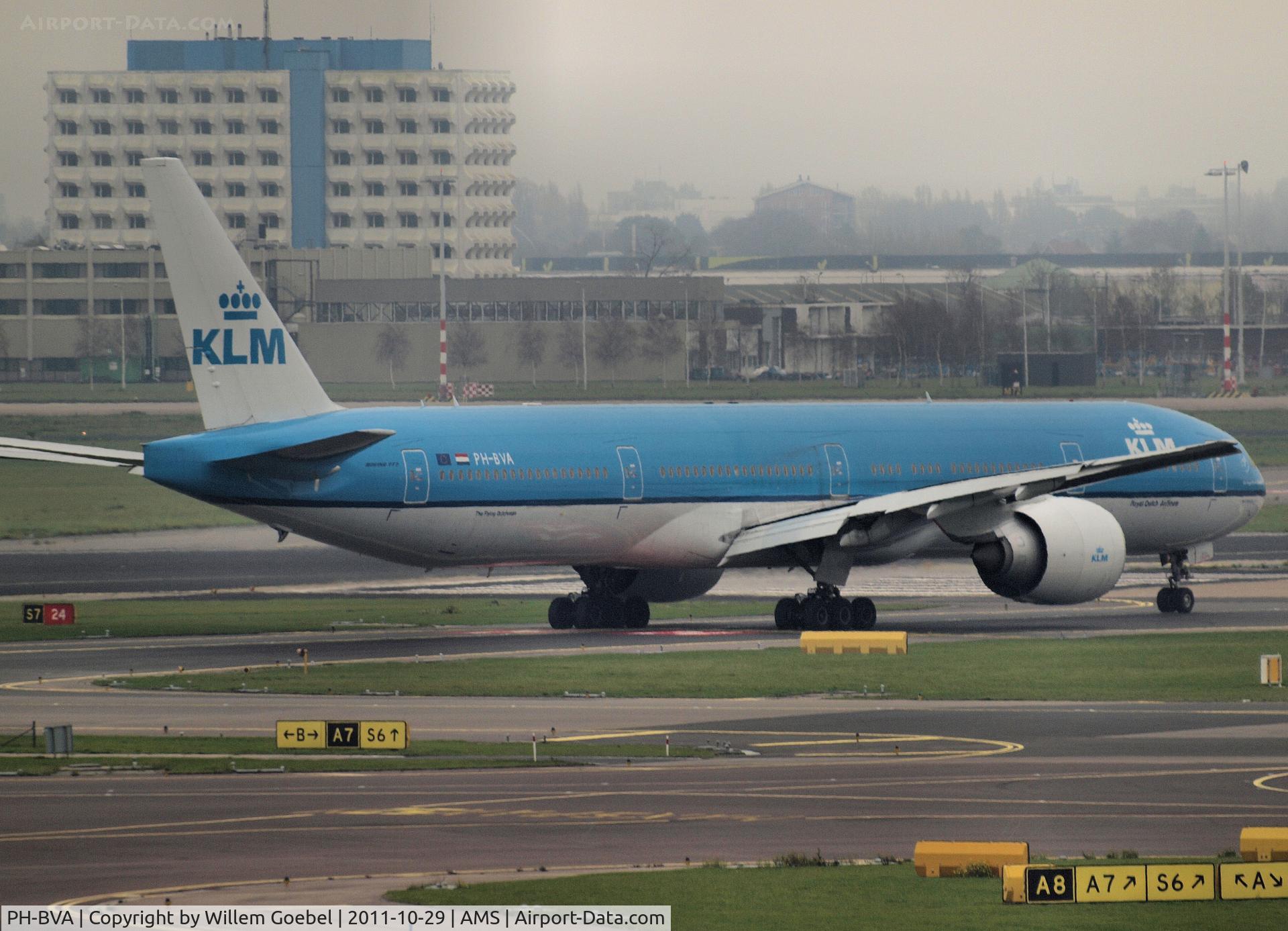PH-BVA, 2008 Boeing 777-306/ER C/N 35671, Taxi to the runway24 on Schiphol Airport