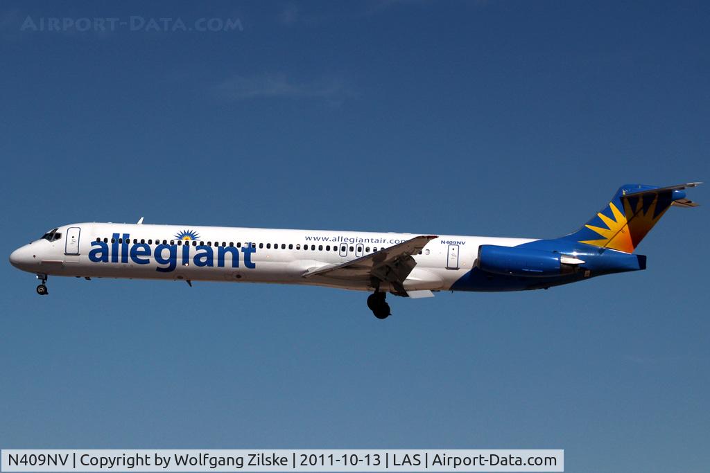 N409NV, 1987 McDonnell Douglas MD-83 (DC-9-83) C/N 49574, visitor