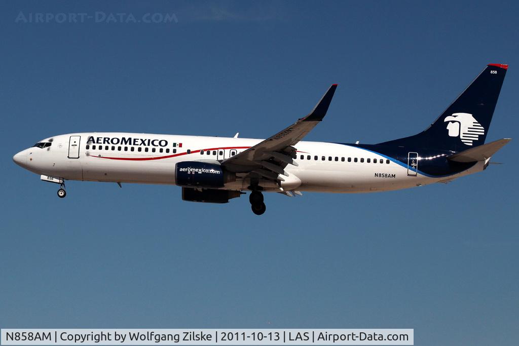 N858AM, 2003 Boeing 737-8Q8 C/N 30671, visitor