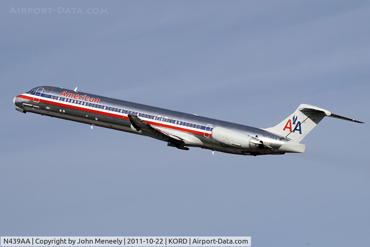 N439AA, 1987 McDonnell Douglas MD-83 (DC-9-83) C/N 49457, Airborne from 22L