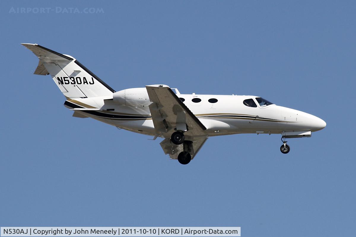 N530AJ, 2009 Cessna 510 Citation Mustang Citation Mustang C/N 510-0234, Short final for 14R