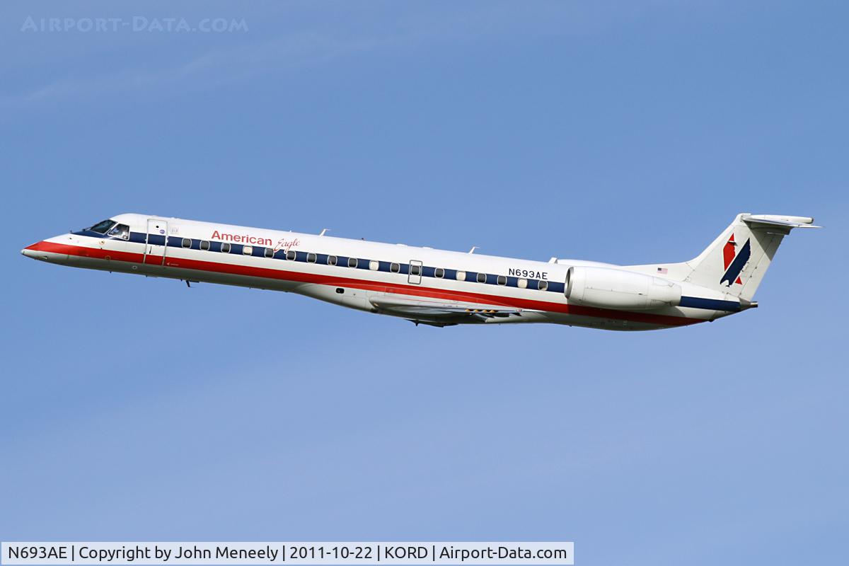 N693AE, 2004 Embraer ERJ-145LR (EMB-145LR) C/N 14500868, Climbing out