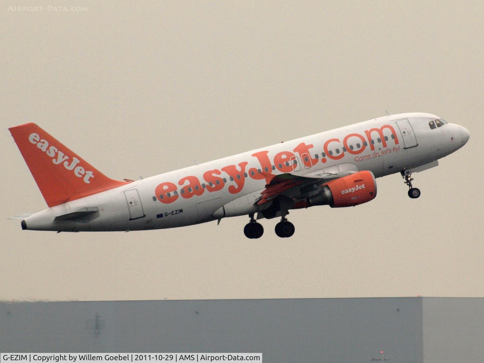 G-EZIM, 2005 Airbus A319-111 C/N 2495, Take off from the runway 18L of Schiphol Airp[ort