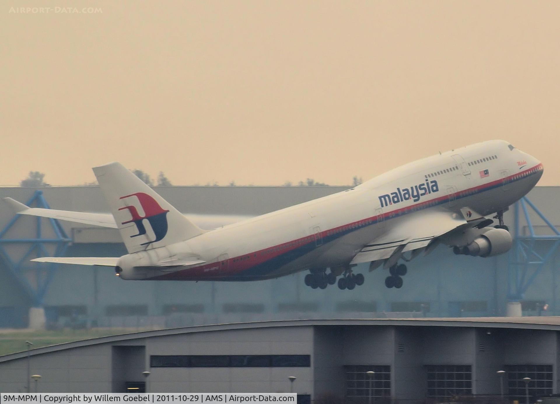 9M-MPM, 1998 Boeing 747-4H6 C/N 28435, Take off from the runway 18L of Schiphol Airport