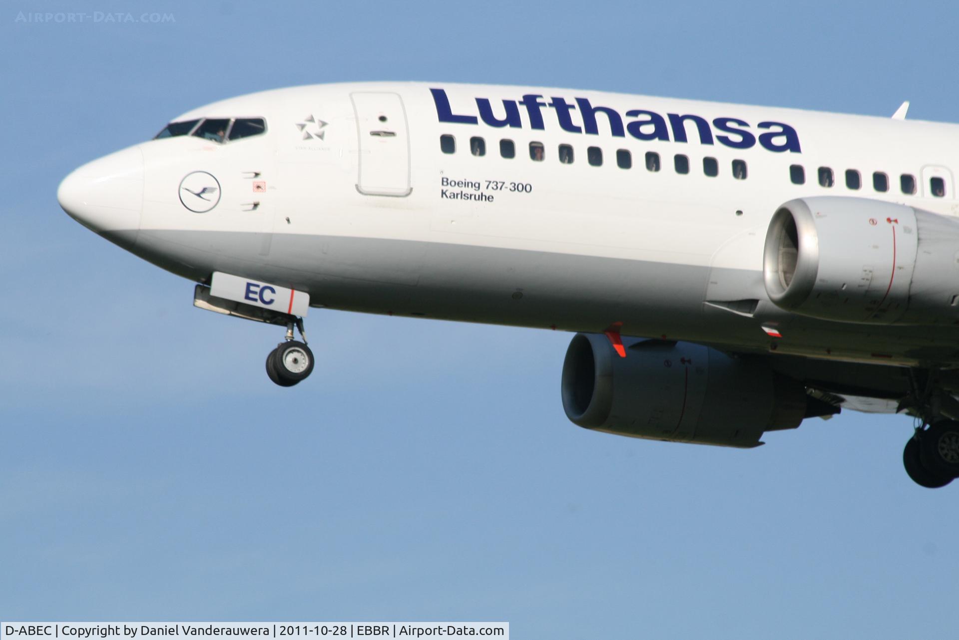 D-ABEC, 1991 Boeing 737-330 C/N 25149, Arrival of flight LH1012 to RWY 25L