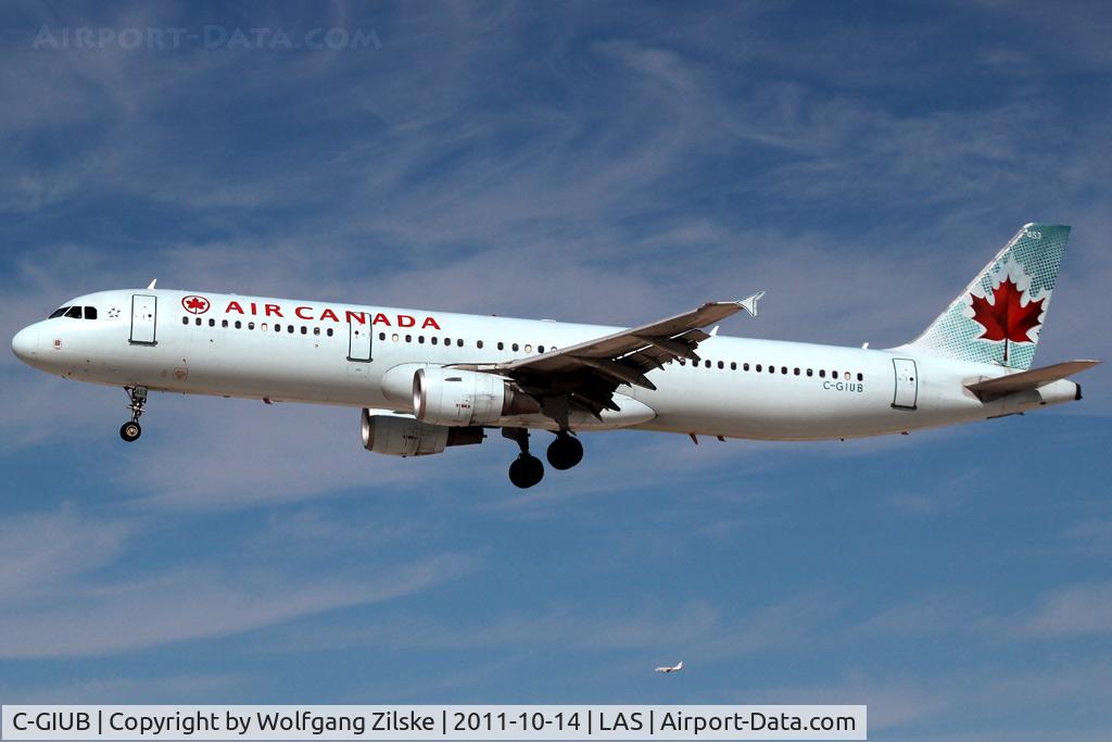 C-GIUB, 2001 Airbus A321-211 C/N 1623, visitor