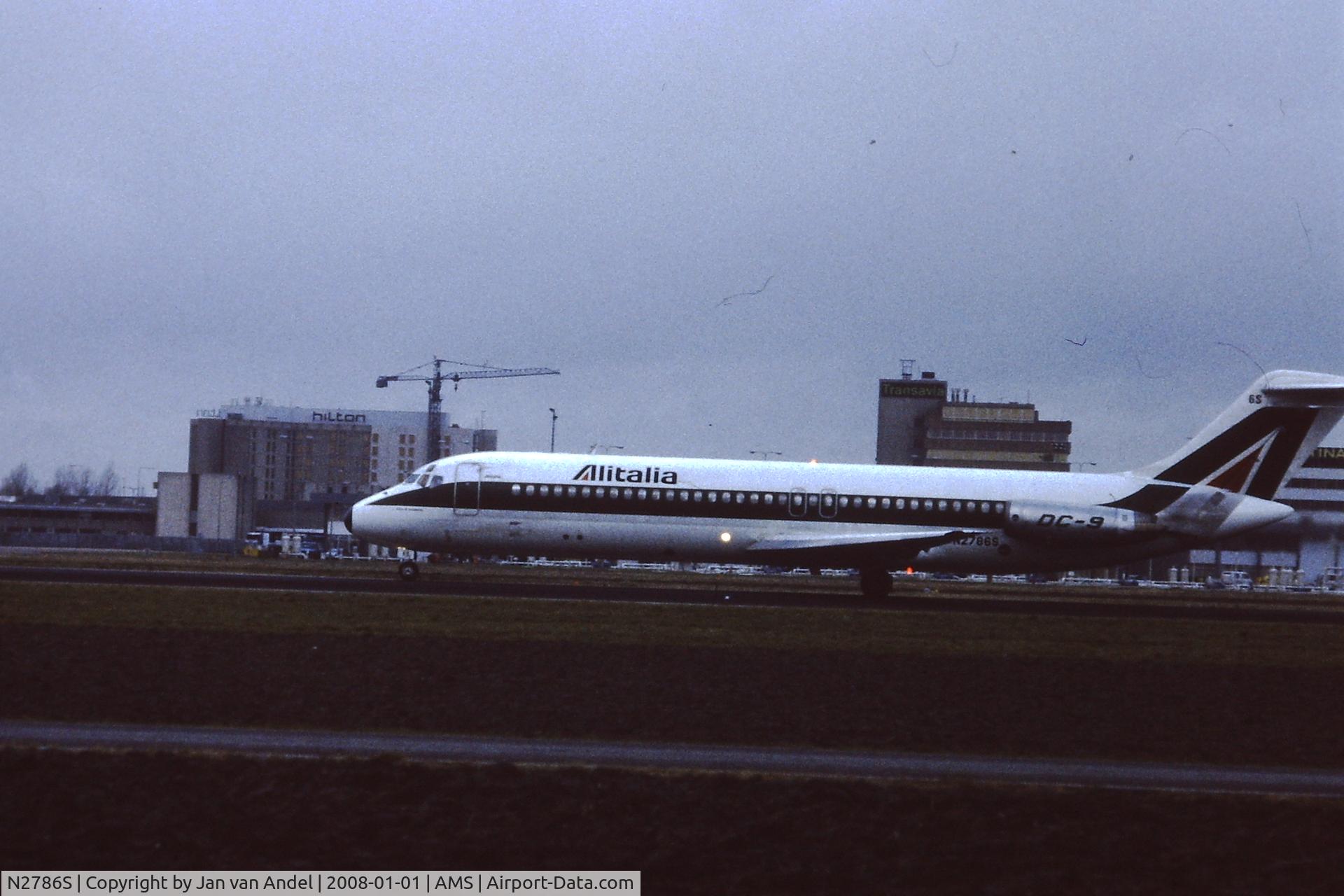 N2786S, 1968 Douglas DC-9-32 C/N 47283, Alitalia DC-9-32 Schiphol Amsterdam
mid '80