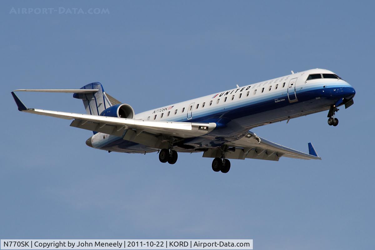N770SK, 2006 Canadair CL-600-2C10 Regional Jet CRJ-700 C/N 10243, Short final for 14R