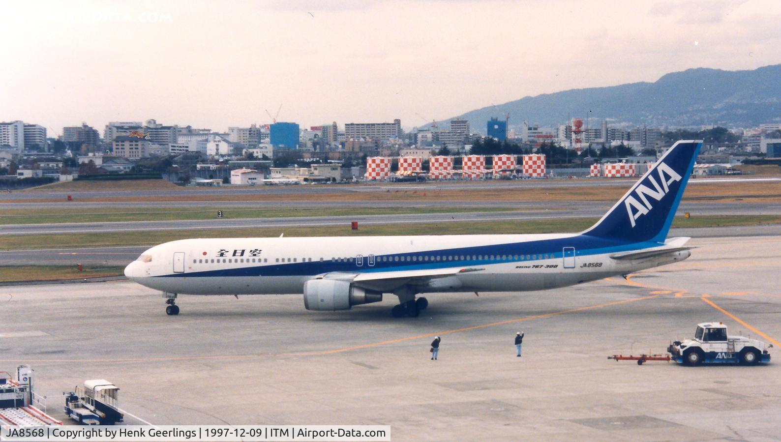 JA8568, Boeing 767-381 C/N 25657, ANA