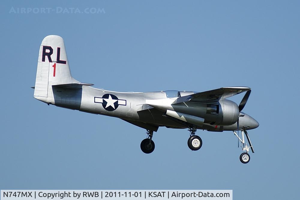 N747MX, 1945 Grumman F7F-3 Tigercat C/N C.245, Landing 12R