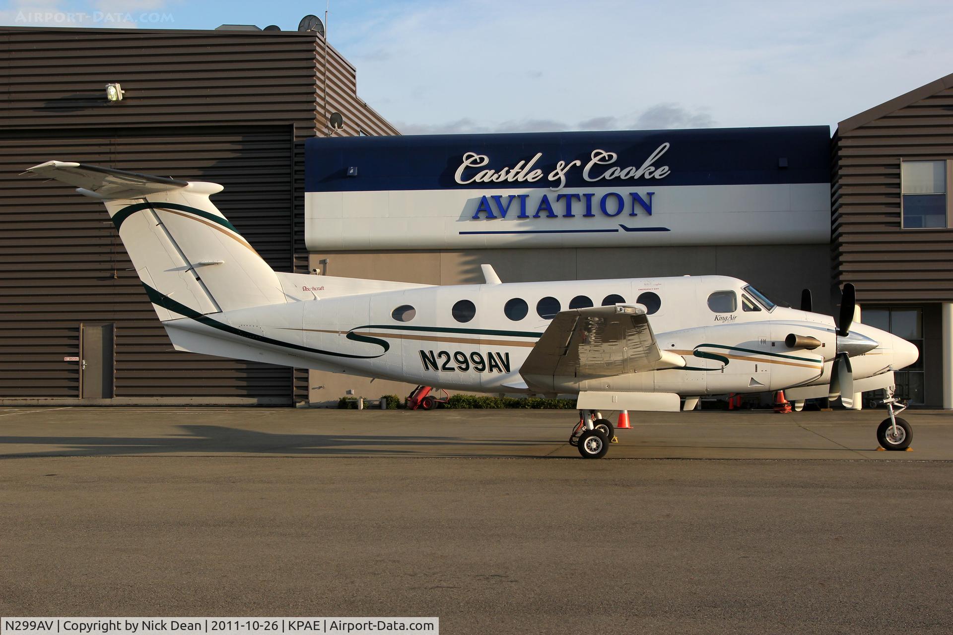 N299AV, 1999 Raytheon Aircraft Company B200 C/N BB-1680, KPAE/PAE