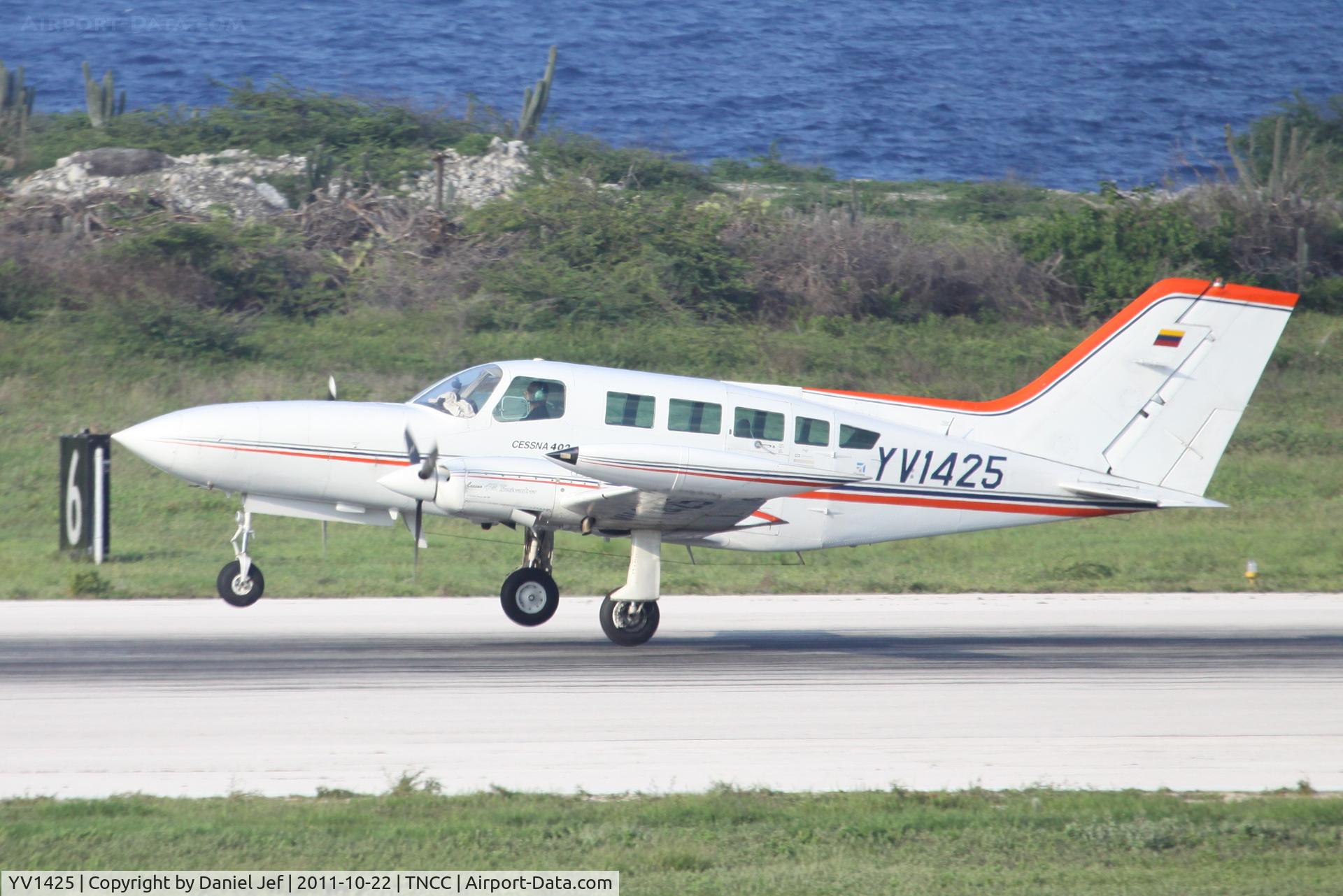 YV1425, Cessna 402B Businessliner C/N 402B0896, YV1425 at TNCC