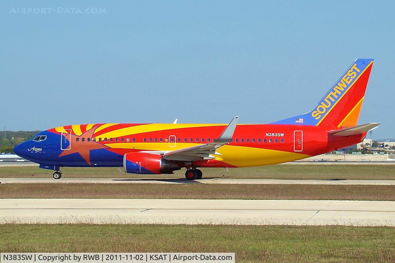 N383SW, 1994 Boeing 737-3H4 C/N 26589, Taxiing to 12R