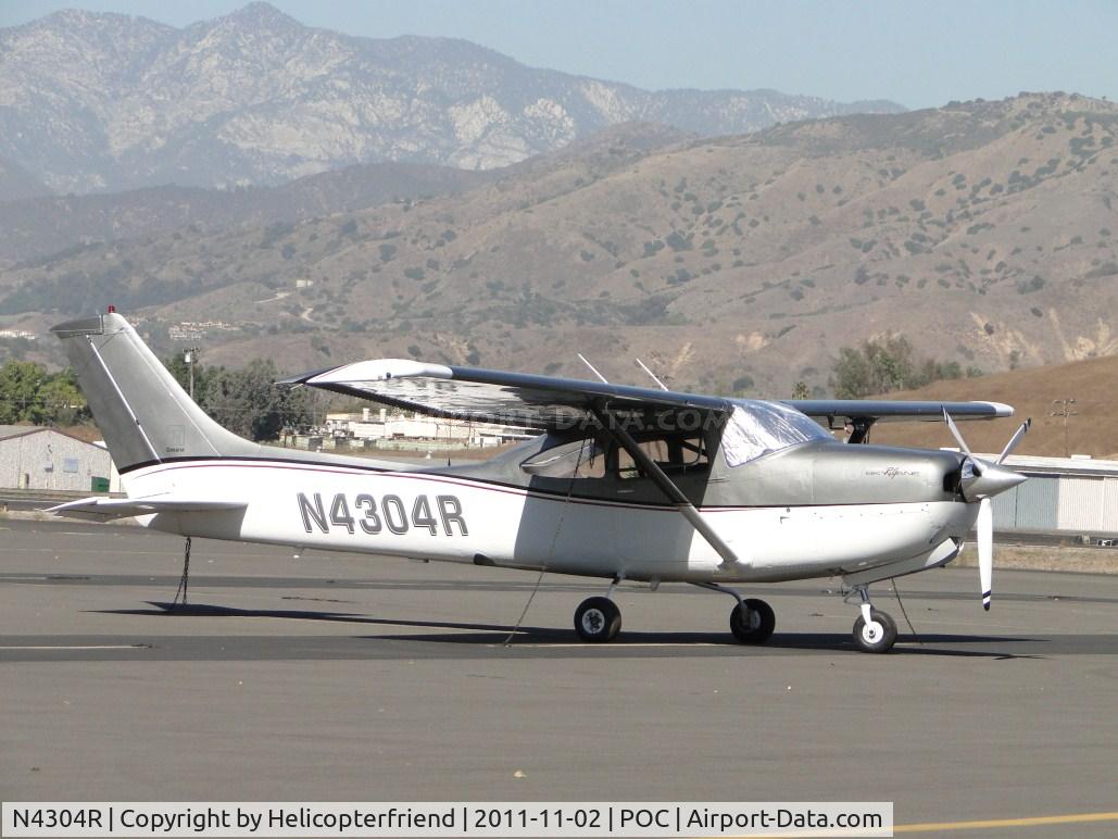 N4304R, 1978 Cessna TR182 Turbo Skylane RG C/N R18200587, Shielded and tied down in transient parking