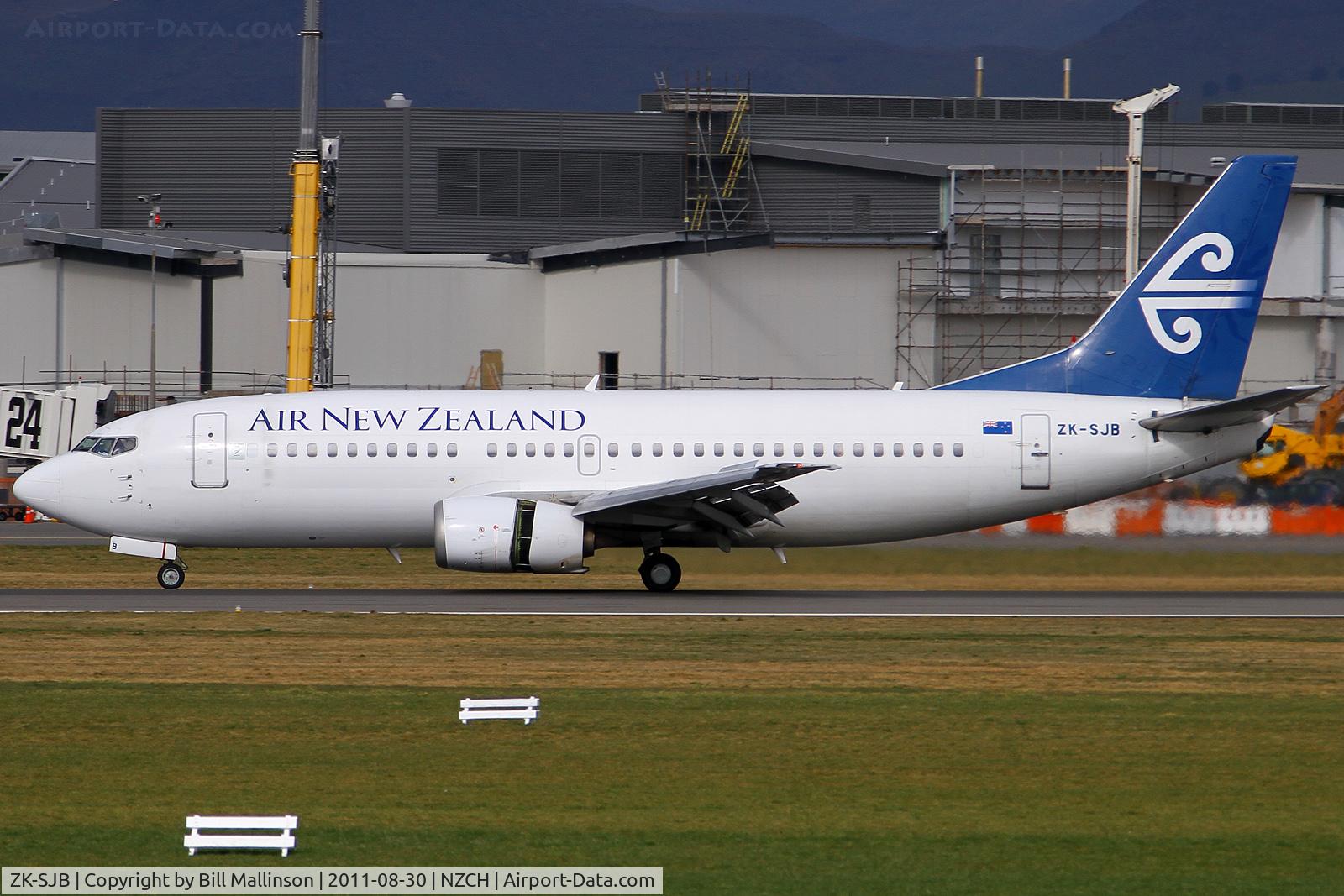 ZK-SJB, 1997 Boeing 737-33R C/N 28868, landed on 02