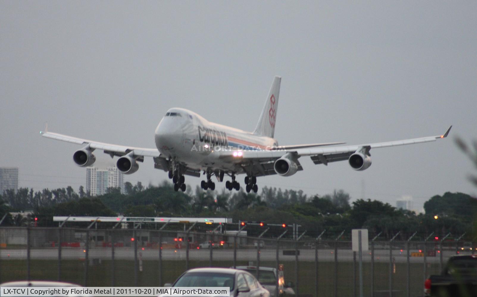LX-TCV, 2002 Boeing 747-4R7F/SCD C/N 30401, Cargolux 747